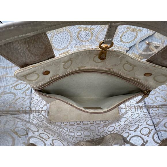 Salvatore Ferragamo Gancini Tote purse cute clear shoulder bag - Picture 13 of 15